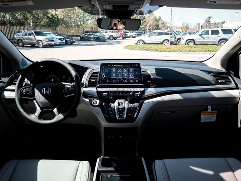 New 2026 Honda Odyssey Touring image 29