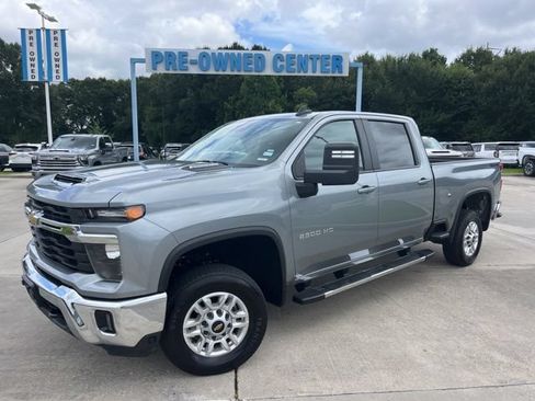 Used 2025 Chevrolet Silverado 2500 LT w/ Convenience Package AWD/4WD image 2