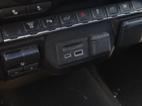 Used 2022 Chevrolet Silverado 2500 LT w/ All Star Edition AWD/4WD image 29