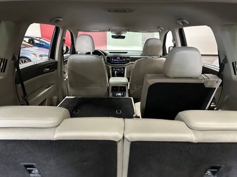 Used 2018 Volkswagen Atlas SE w/ R-Line Package FWD image 29