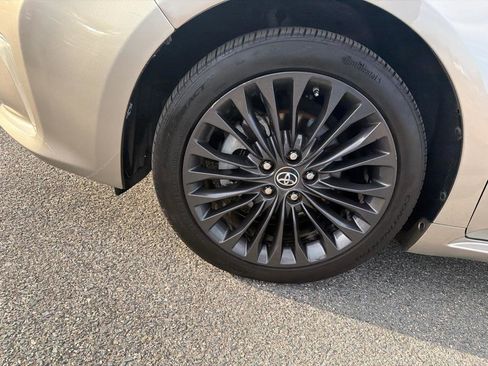 Used 2017 Toyota Avalon XLE image 34