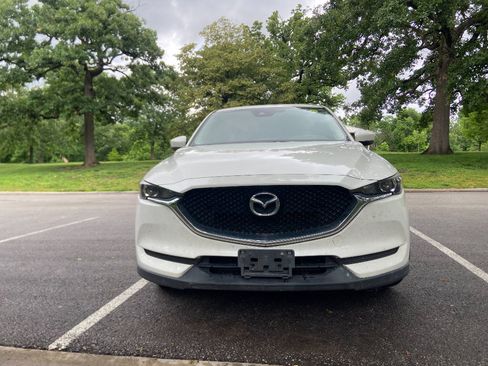 Used 2017 MAZDA CX-5 Touring FWD image 2