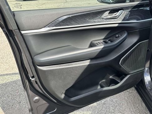 New 2025 Jeep Grand Cherokee Trailhawk w/ Advanced Protech Group II image 12