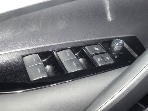 Used 2022 Toyota Corolla SE FWD image 19