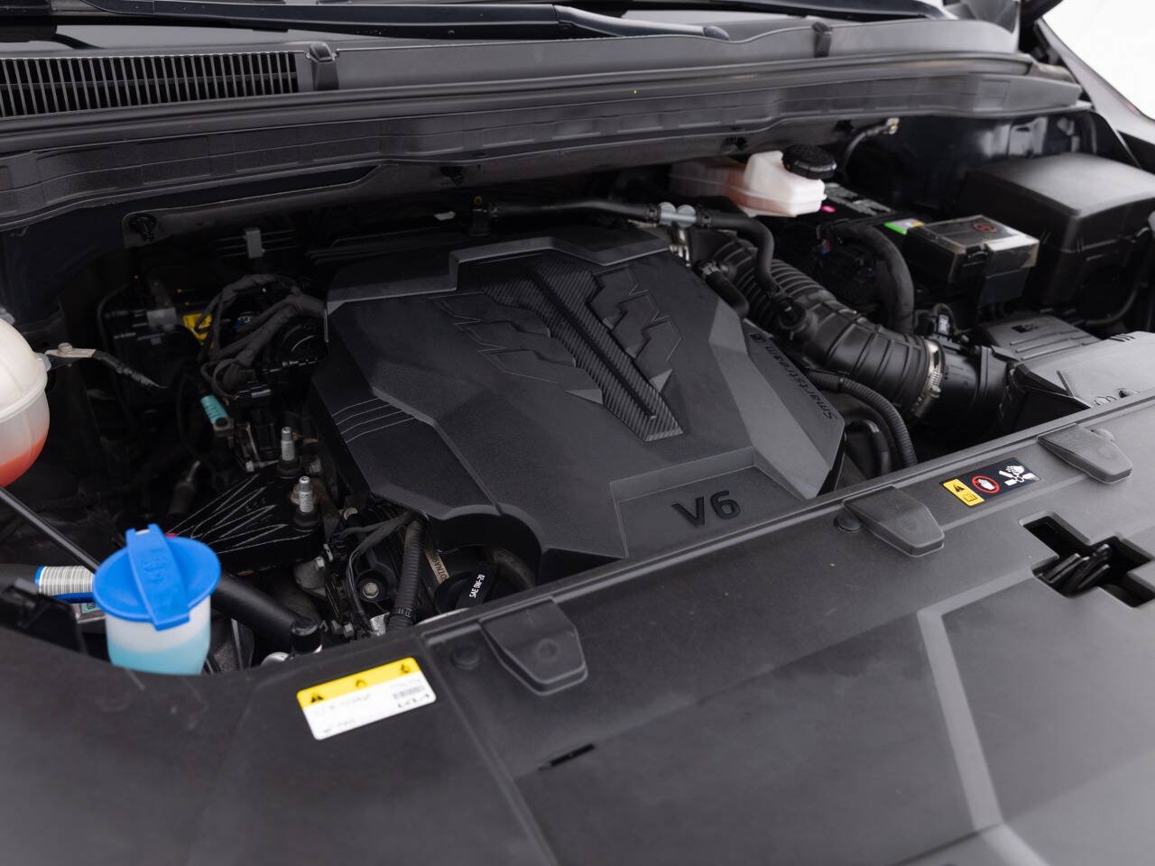 Used 2023 Kia Carnival LX FWD image 38