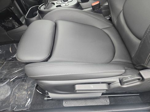 Used 2024 MINI Cooper SE image 15