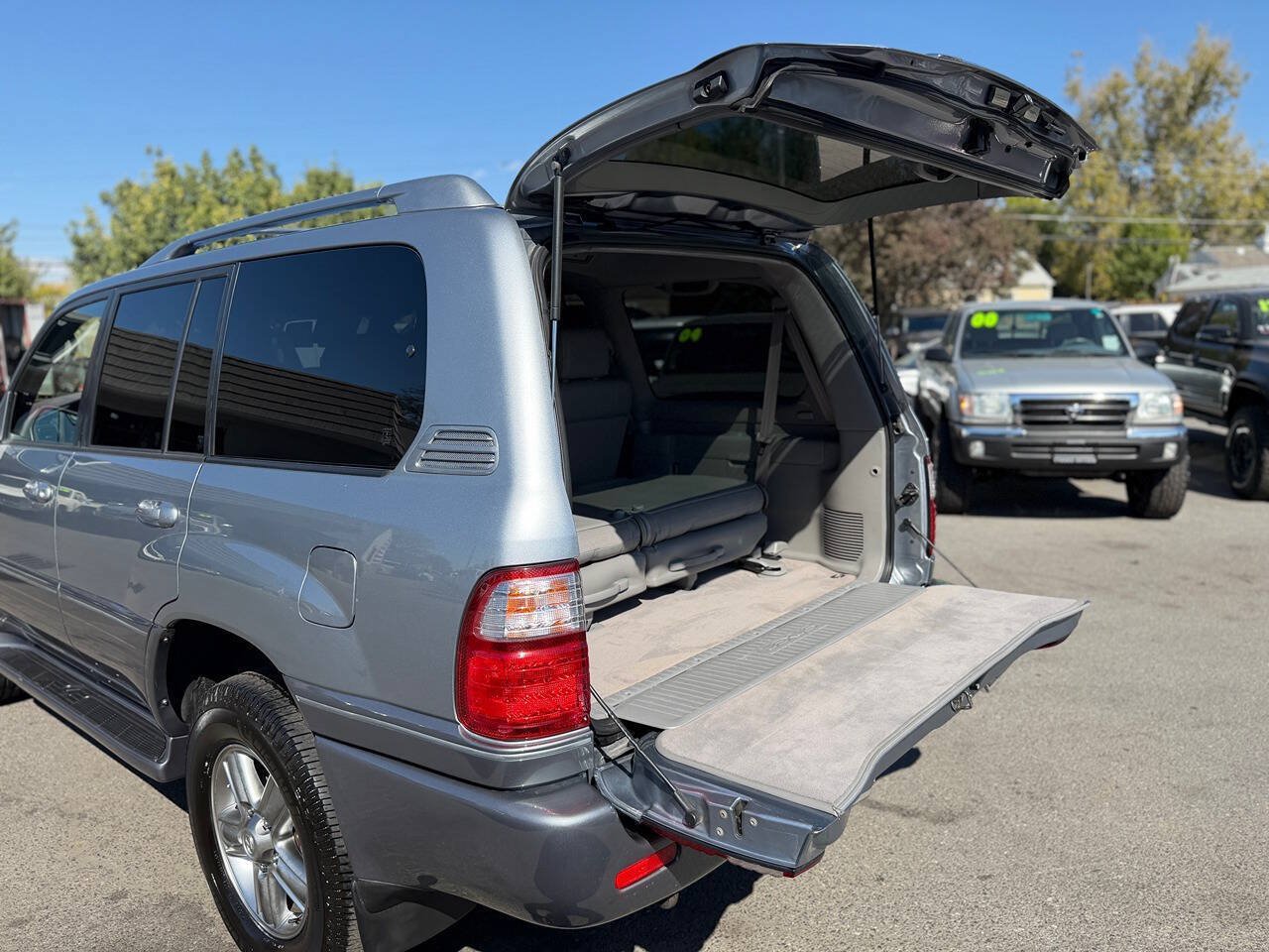 Used 2004 Lexus LX 470 4WD image 60