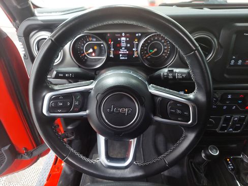Used 2021 Jeep Wrangler Unlimited Sahara image 9