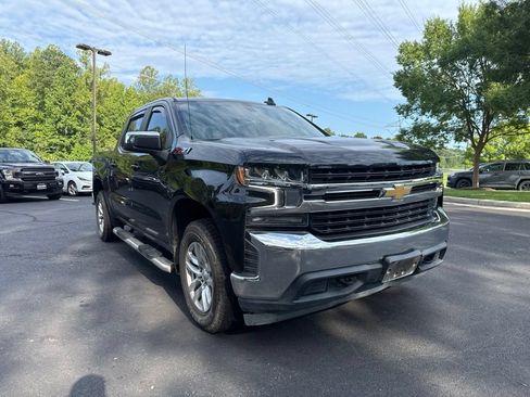Used 2021 Chevrolet Silverado 1500 LT AWD/4WD image 3