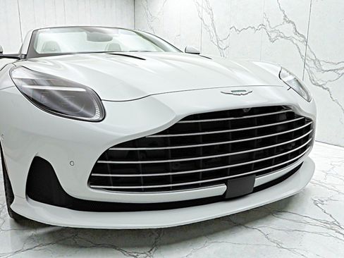 Used 2026 Aston Martin DB12 Convertible RWD image 25