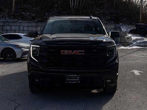 Used 2022 GMC Sierra 1500 Elevation image 2