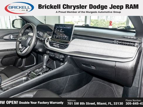 Used 2024 Jeep Compass Latitude AWD/4WD image 17