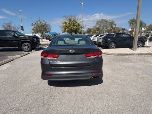 Used 2017 Kia Optima LX w/ Convenience Package image 8