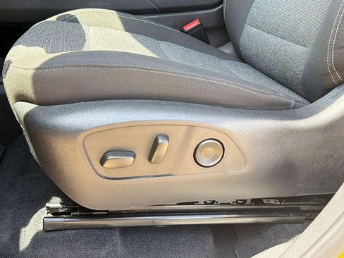 Used 2025 GMC Acadia Elevation FWD image 12