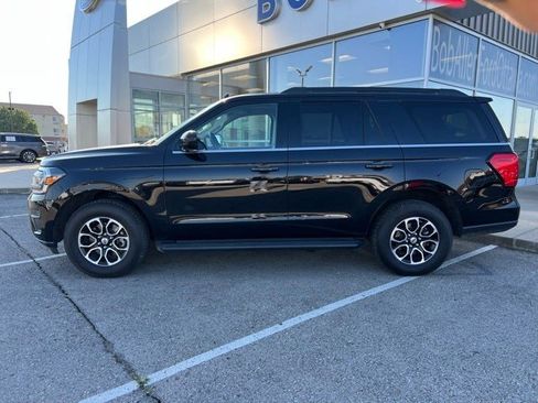 Used 2024 Ford Expedition XLT image 2