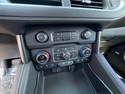 Used 2021 Chevrolet Tahoe Premier w/ Premium Package AWD/4WD image 25
