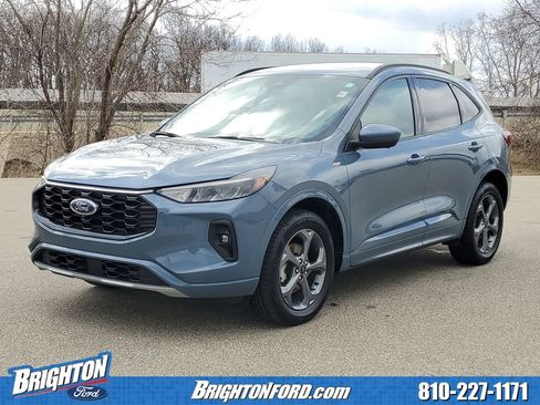 Used 2023 Ford Escape ST-Line Select w/ Tech Pack #2 image 2