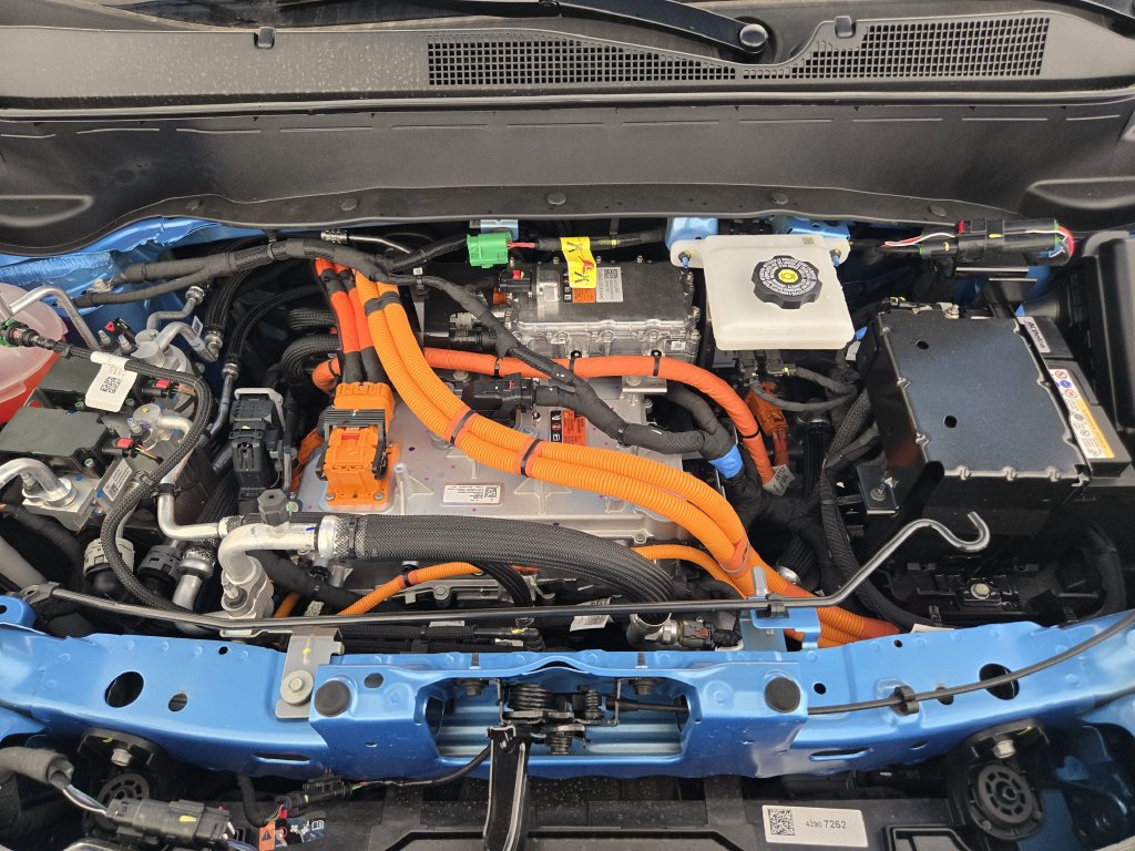 New 2027 Chevrolet Bolt LT w/ Comfort Package FWD image 36