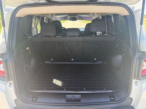 Used 2019 Jeep Renegade Trailhawk w/ Cold Weather Group II AWD/4WD image 6