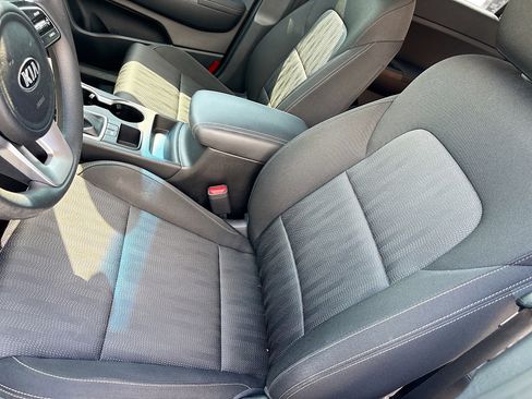 Used 2021 Kia Sportage LX image 16