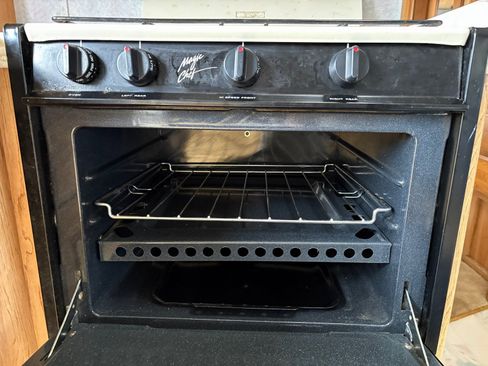 Used 1995 Ford E-350 and Econoline 350 image 40