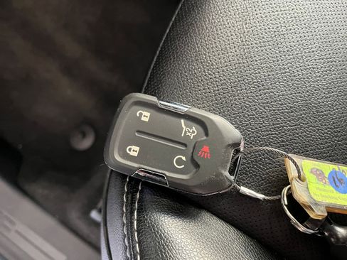 Used 2024 GMC Terrain SLT image 21