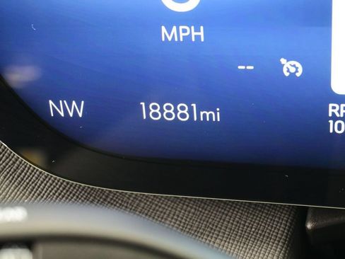 Used 2025 Buick Enclave Sport Touring w/ Power Package AWD/4WD image 41