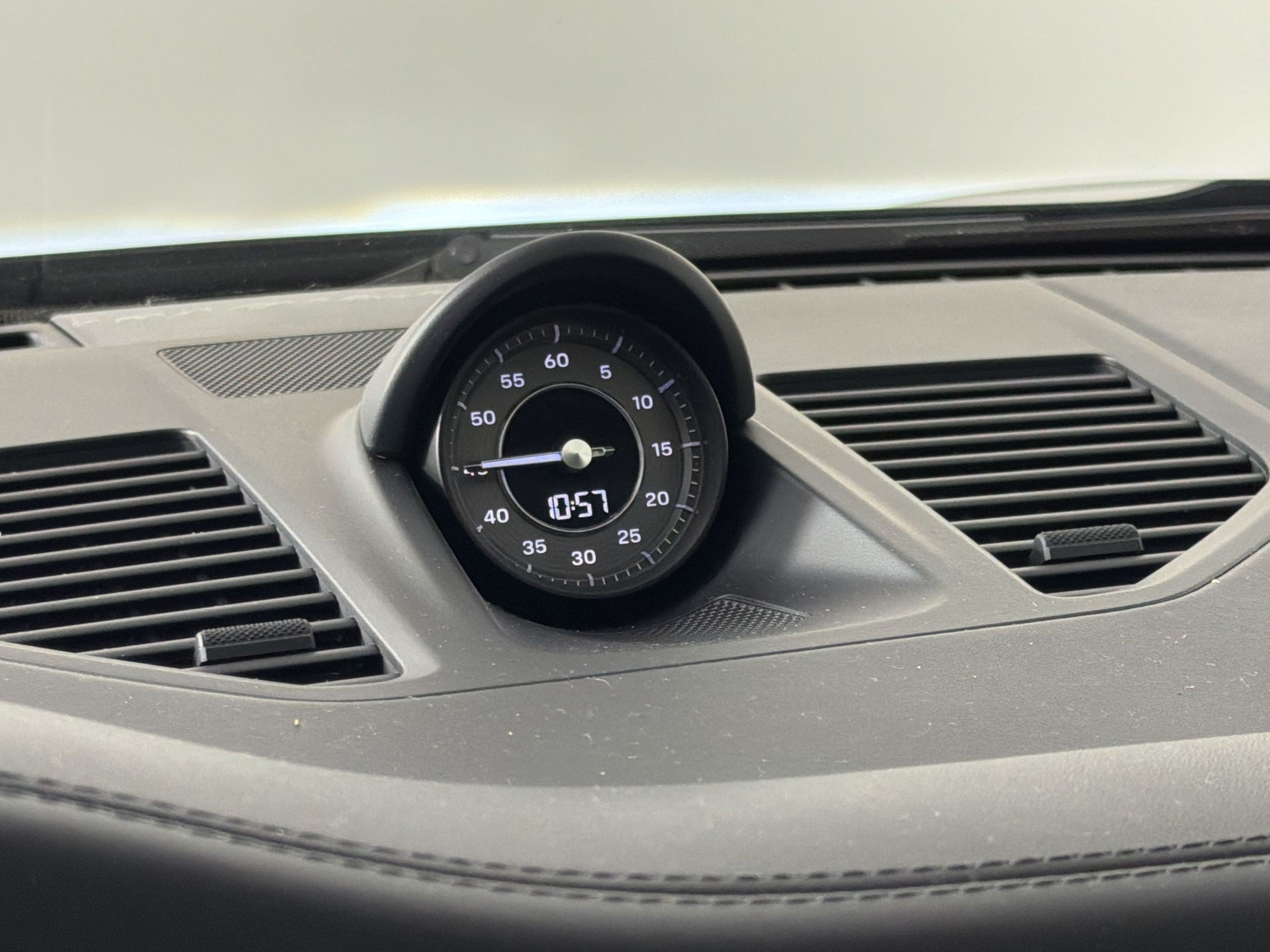 Certified 2022 Porsche 911 Turbo AWD/4WD image 29