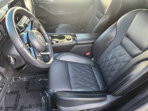 Used 2023 Nissan Rogue Platinum w/ Platinum Premium Package image 7