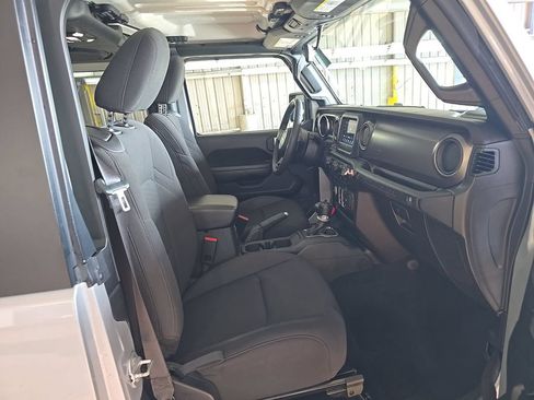 Used 2023 Jeep Wrangler Sport AWD/4WD image 5