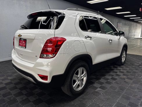 Used 2019 Chevrolet Trax LT w/ LT Convenience Package image 12