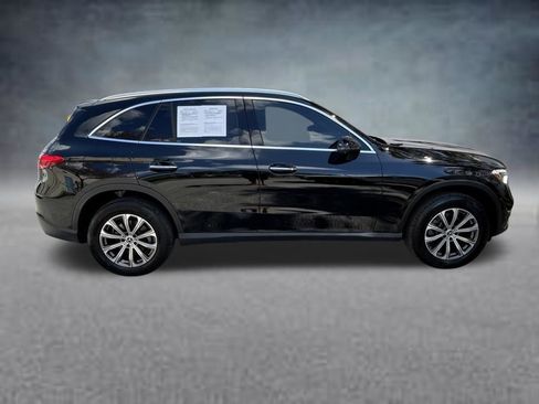 Used 2023 Mercedes-Benz GLC 300 4MATIC w/ Exclusive Trim Package image 8