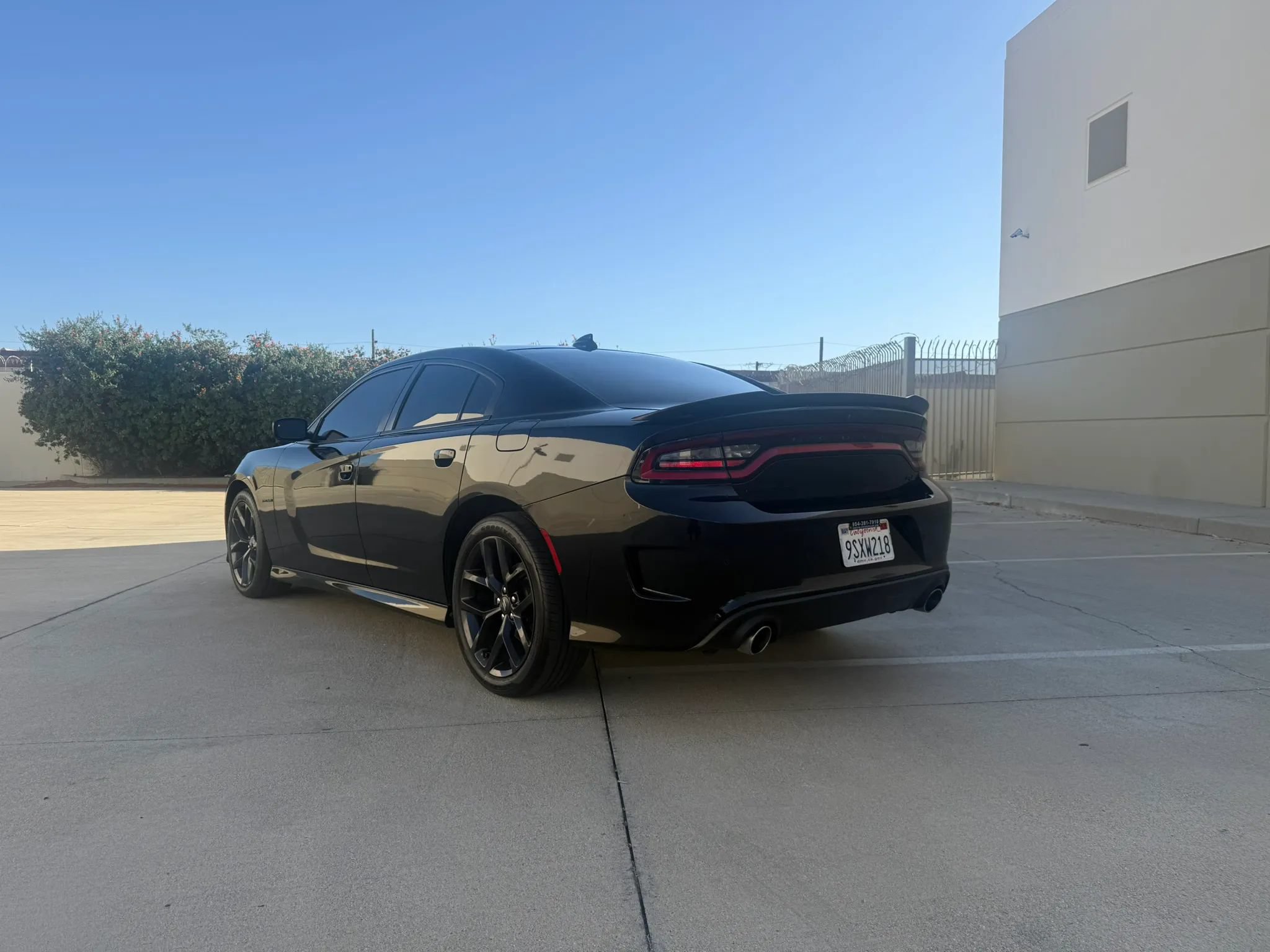 Used 2020 Dodge Charger R/T w/ Plus Group RWD image 3
