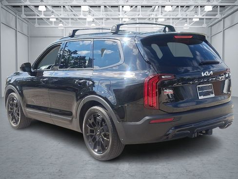 Used 2022 Kia Telluride SX w/ SX Prestige Package image 3