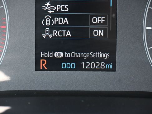 Used 2025 Toyota Corolla Cross LE FWD image 30