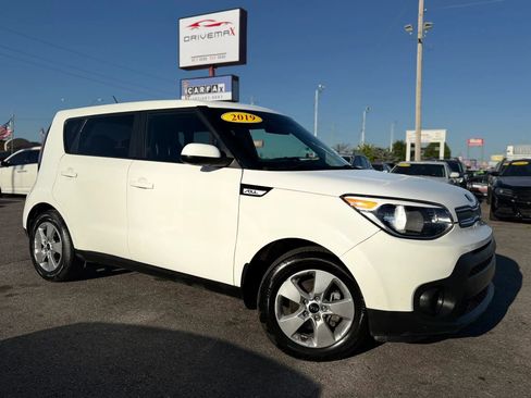 Used 2019 Kia Soul FWD image 2