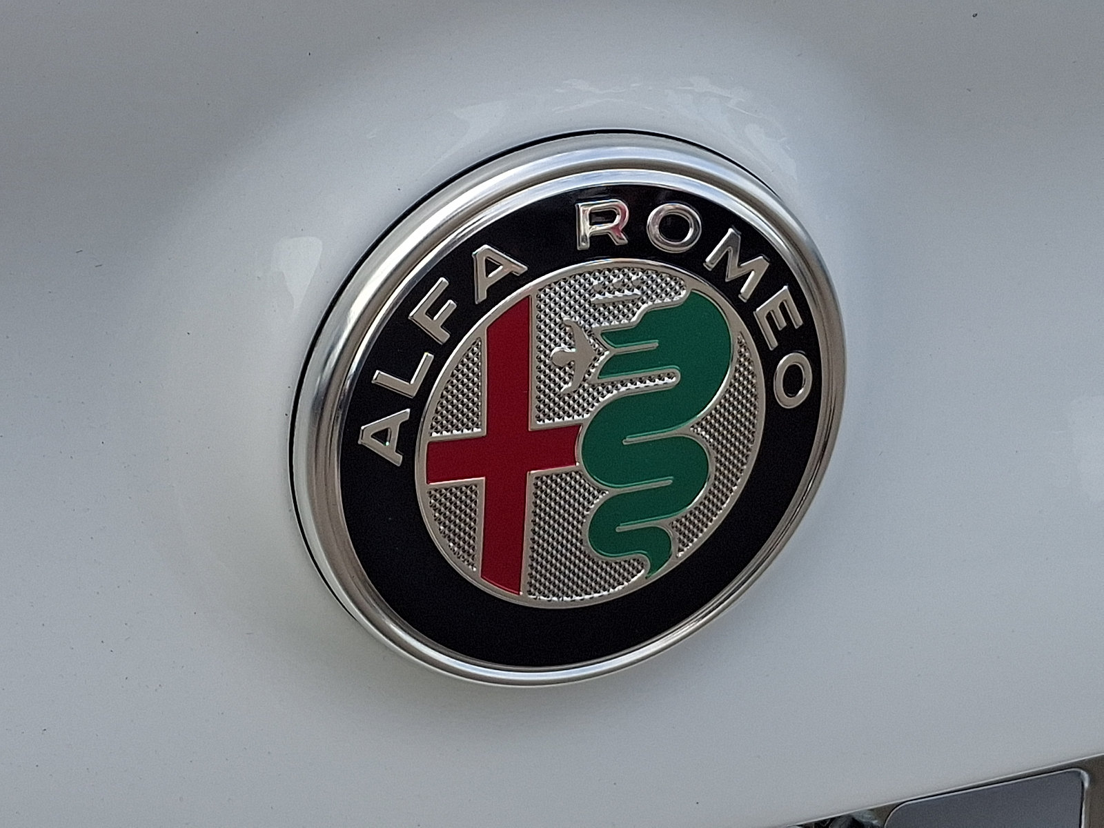 Used 2025 Alfa Romeo Giulia AWD w/ Driving Assist Package image 33