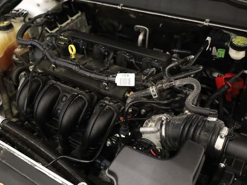 Used 2015 Ford Fusion SE image 11