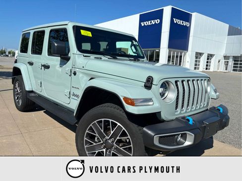 Used 2023 Jeep Wrangler Unlimited Sahara w/ Cold Weather Group AWD/4WD image 1