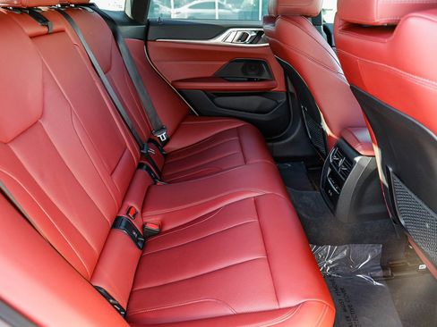 Used 2022 BMW i4 eDrive40 image 18