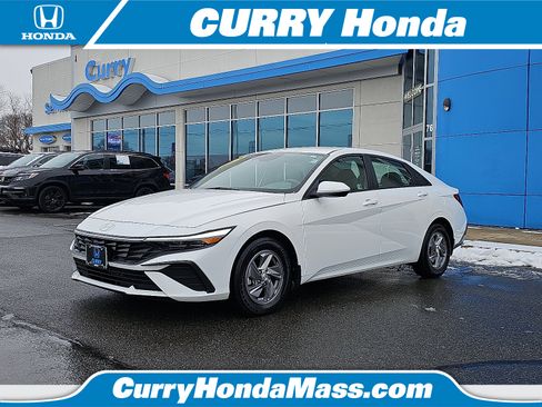 Used 2024 Hyundai Elantra SE image 1