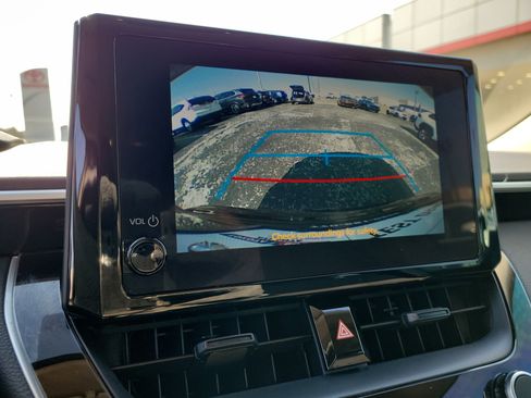 Used 2025 Toyota Corolla LE image 27