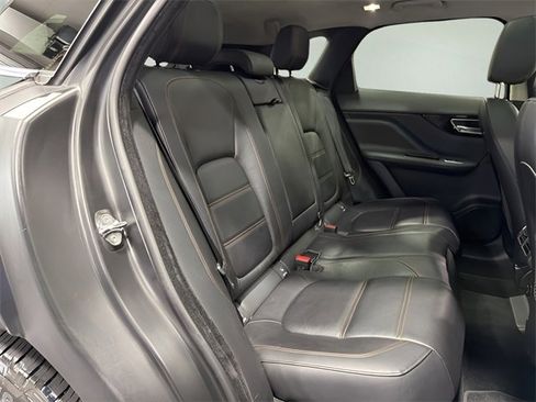 Used 2019 Jaguar F-PACE Prestige image 33