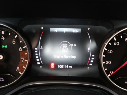 Used 2018 Jeep Compass Latitude FWD image 31