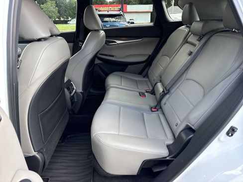 Used 2023 INFINITI QX50 Luxe FWD image 10