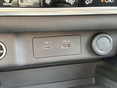 Used 2023 Nissan Rogue SV image 21