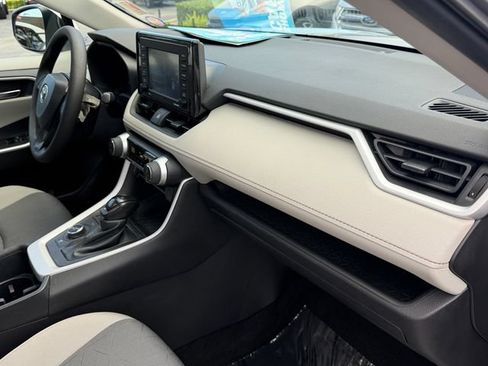 Used 2022 Toyota RAV4 XLE w/ Convenience Package AWD/4WD image 19