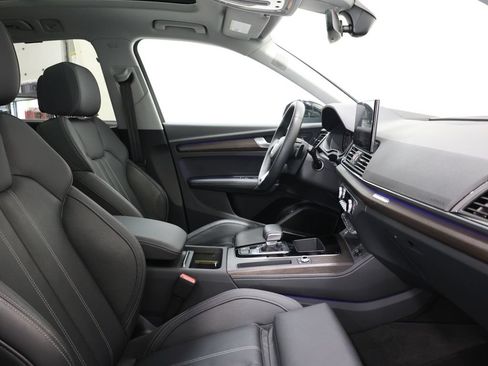 Used 2024 Audi Q5 2.0T Prestige w/ Prestige Package AWD/4WD image 21