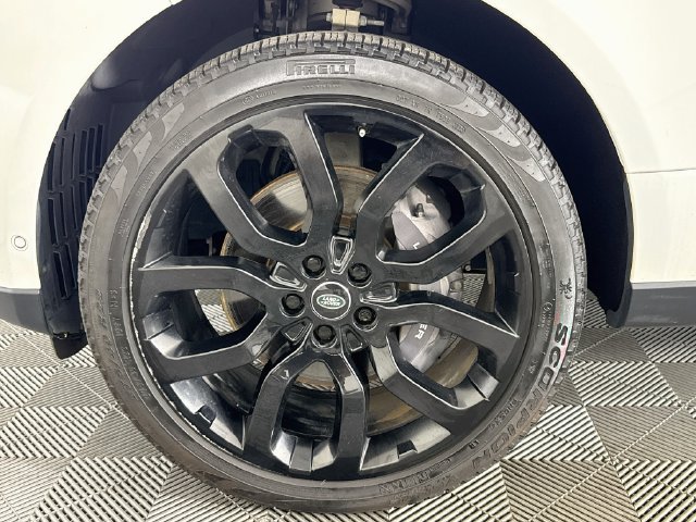 Used 2020 Land Rover Range Rover HSE AWD/4WD image 16