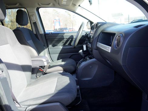 Used 2015 Jeep Compass Sport image 10